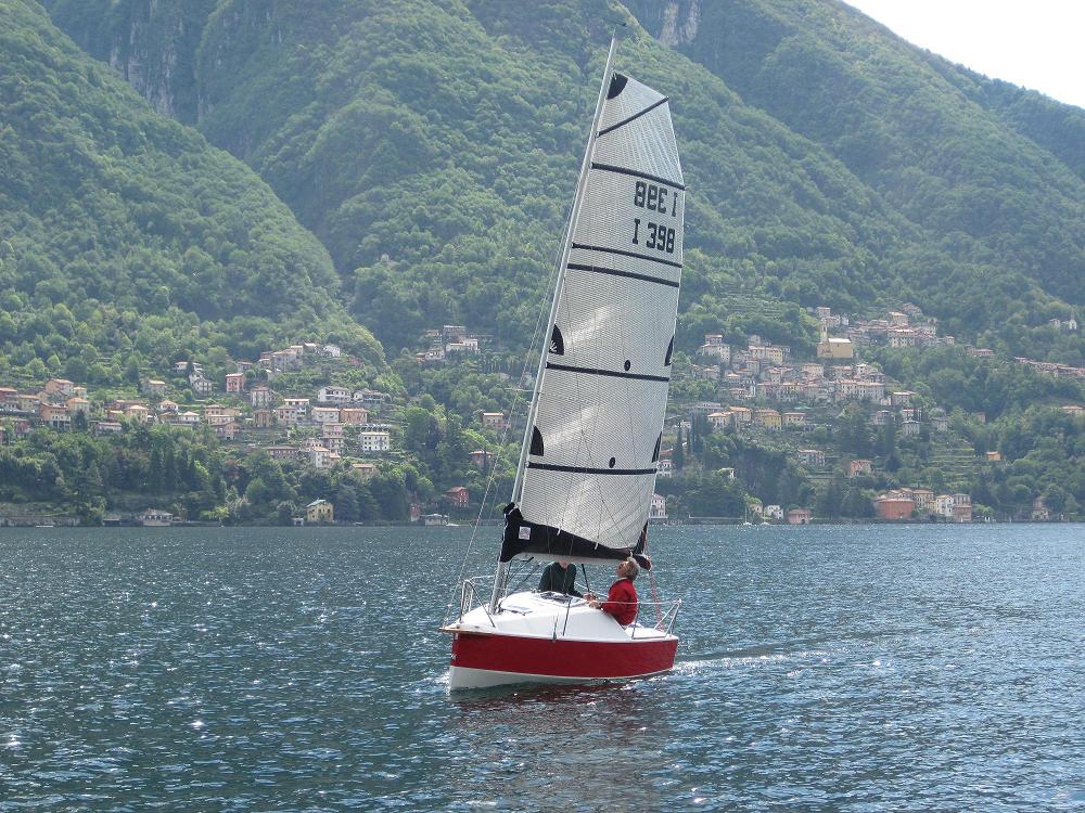 Inseparable 398 in navigazione sul Lago di Como (2)