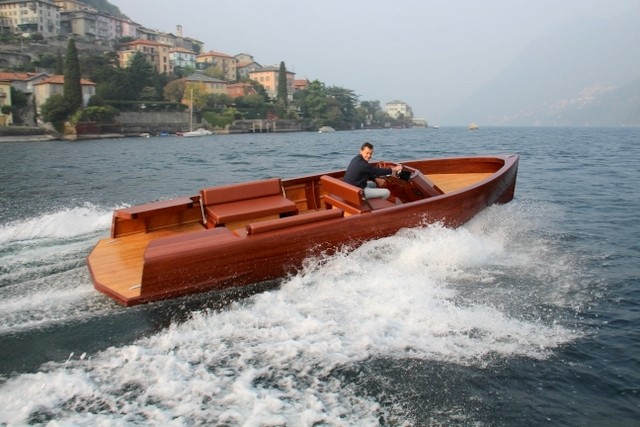 Ernesto la barca elettrica del cantiere E. Riva Foto Maccione