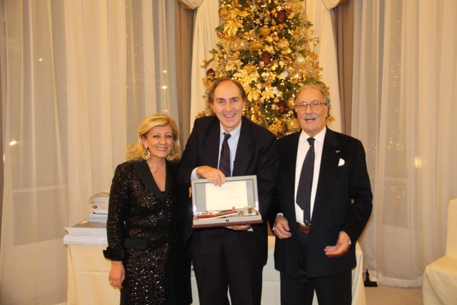 Paolo Maccione premiato da M. P. Riva e P. Gibellini