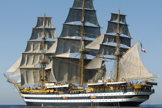 Nave scuola Amerigo Vespucci