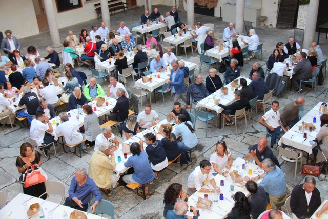 La cena equipaggi Foto Maccione