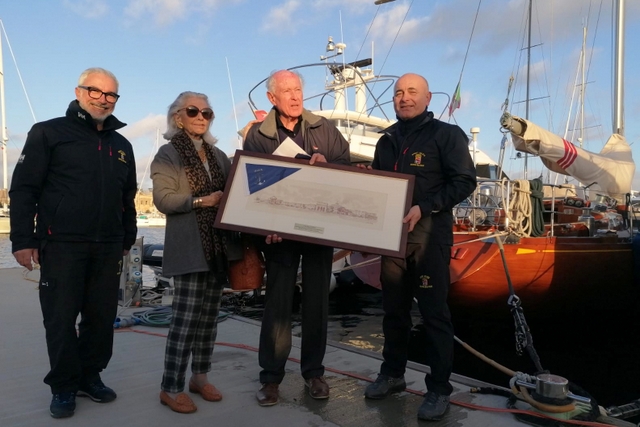 Peter Schmidt consegna la barca alla MM