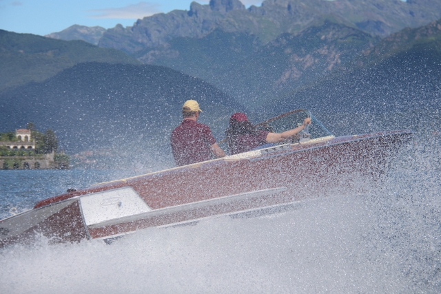 Riva in navigazione sul Lago Maggiore Foto Maccione 2