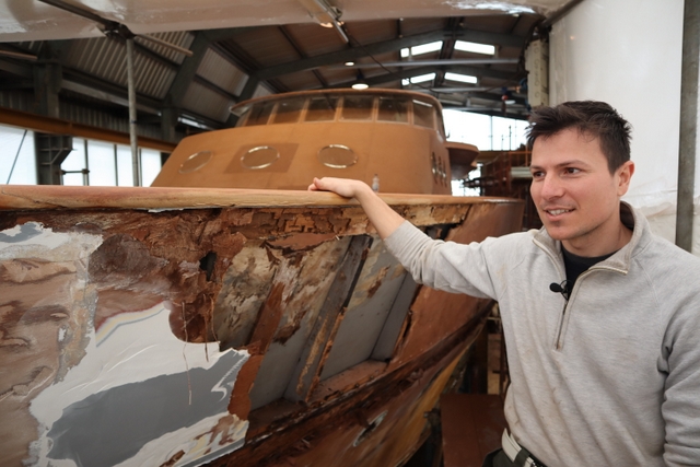 Adriano Del Carlo accanto yacht Paolucci Foto Maccione
