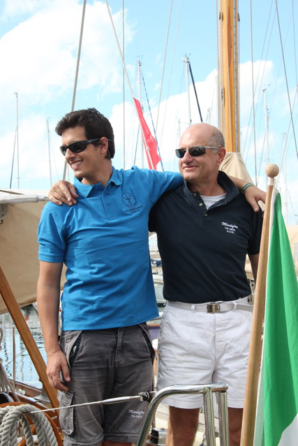 Matteo Rossi con il figlio Andrea a bordo di Madifra Foto Maccione