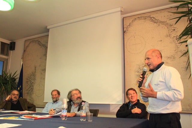 Matteo-Rossi-in-conferenza-a-Viareggio-nel-2013-Foto-Maccione