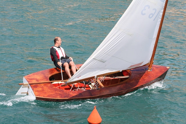 Luca Ciomei a bordo di un Finn d'epoca a Portofino nel 2006