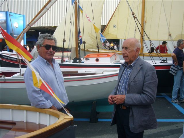 Luciano Amitrano (a sn),armatore di Gloria Tibi Trinitas e di Mast'Aniello insieme a Franco Dodero