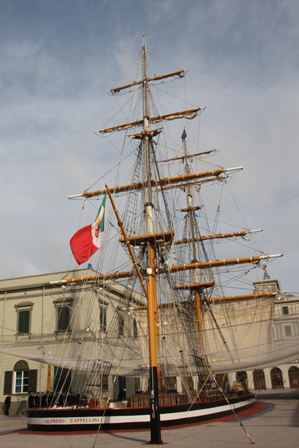 Il brigantino interrato allinterno dellAccademia Navale di Livorno (2)